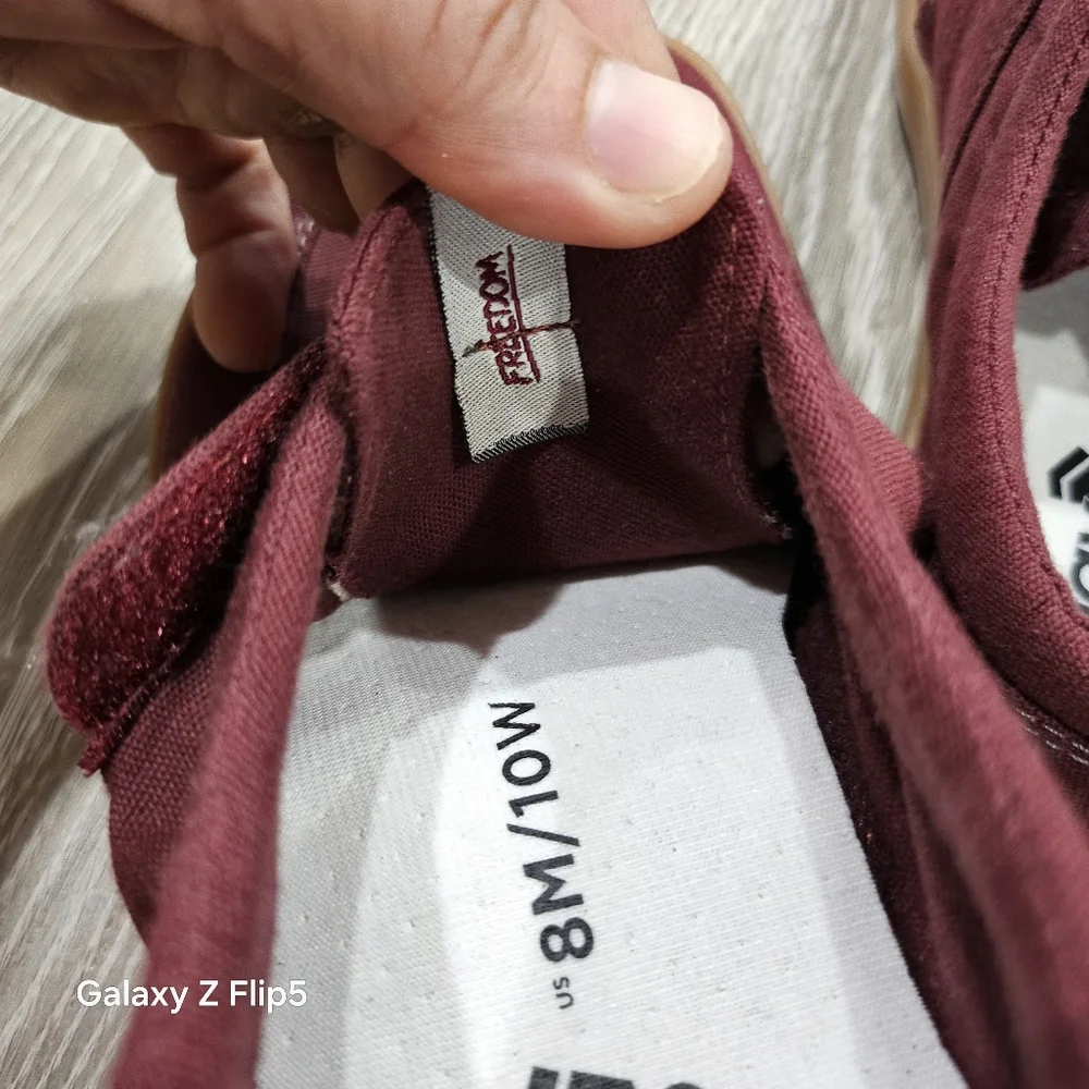 Women’s Casual Velcro Canvas Slip-On Shoe - Burgundy - Picture 5 of 10